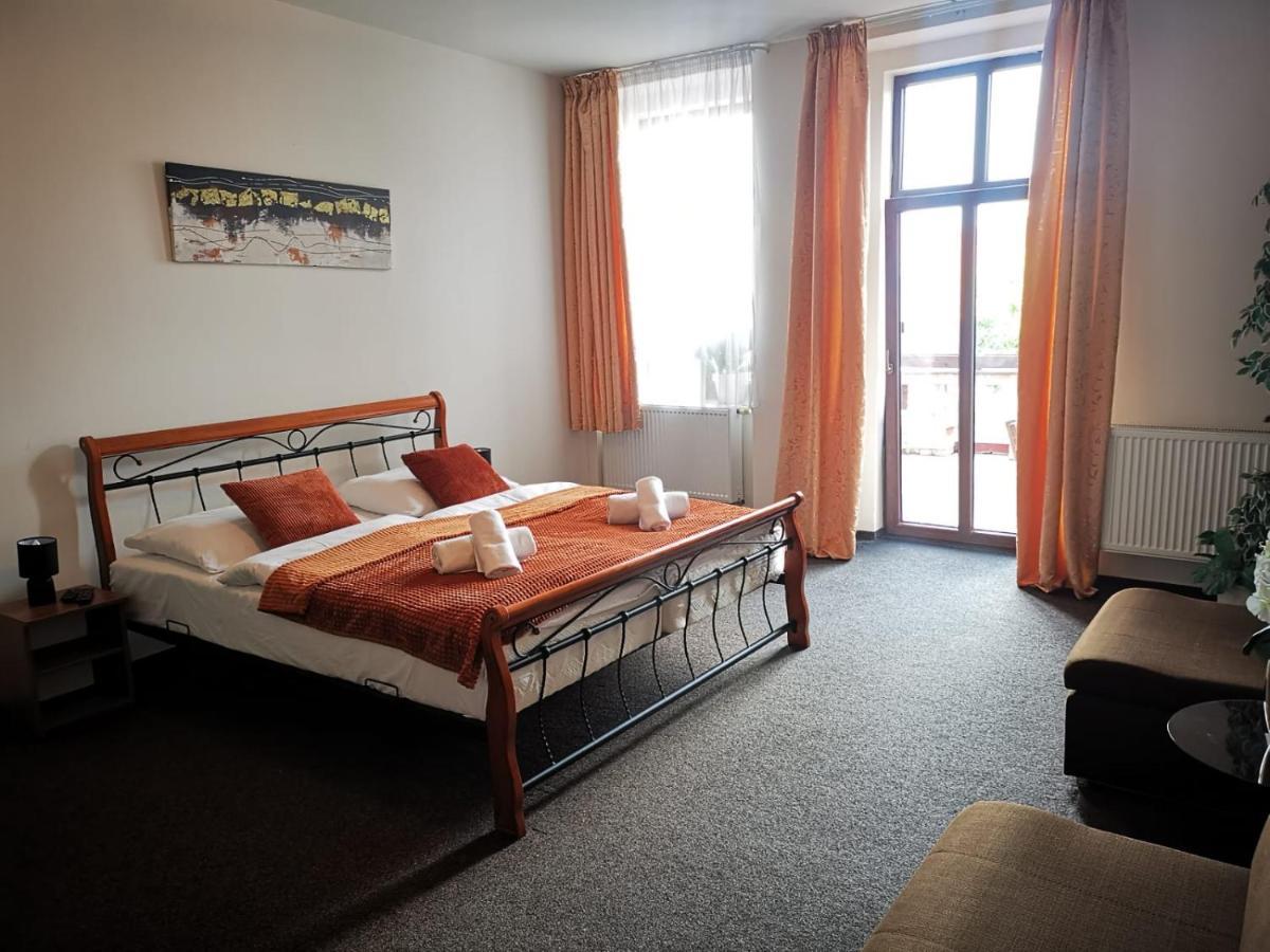 Hotel Palackeho 135 Mělník Zewnętrze zdjęcie