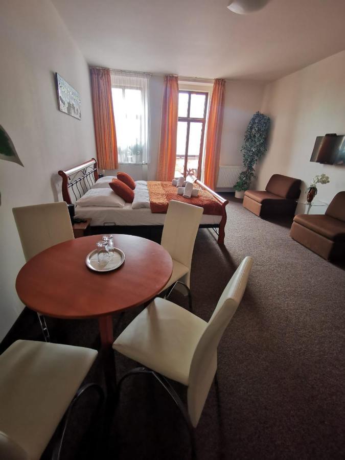 Hotel Palackeho 135 Mělník Zewnętrze zdjęcie